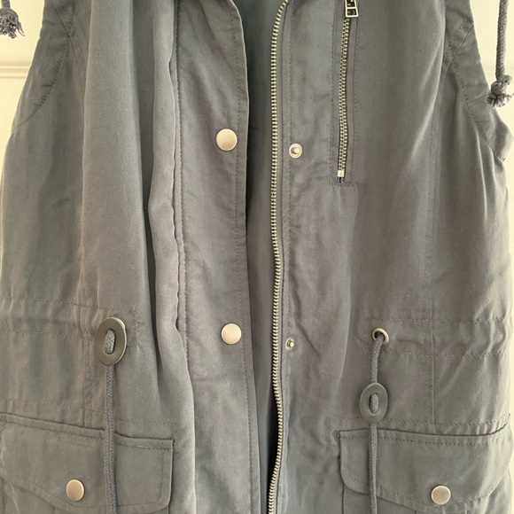 JOLT Utility Vest - Picture 3 of 10